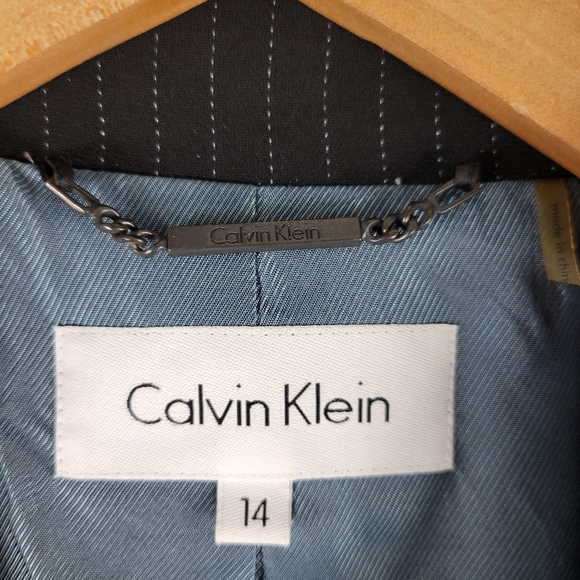 Calvin Klein Pinstripe Single Breasted Toggle Twist Button Notch Lapel Blazer - Picture 5 of 9